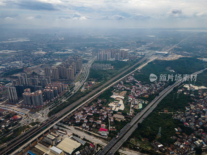 沿城乡高速公路