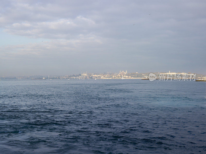 横跨博斯普鲁斯海峡