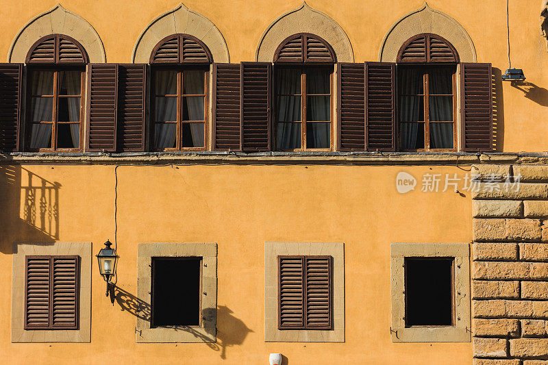 意大利建筑以住宅建筑的窗户为特色