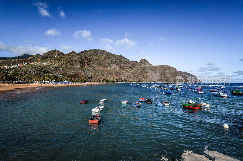 西班牙格兰加纳利亚岛圣克鲁斯特内里费岛的渔船
