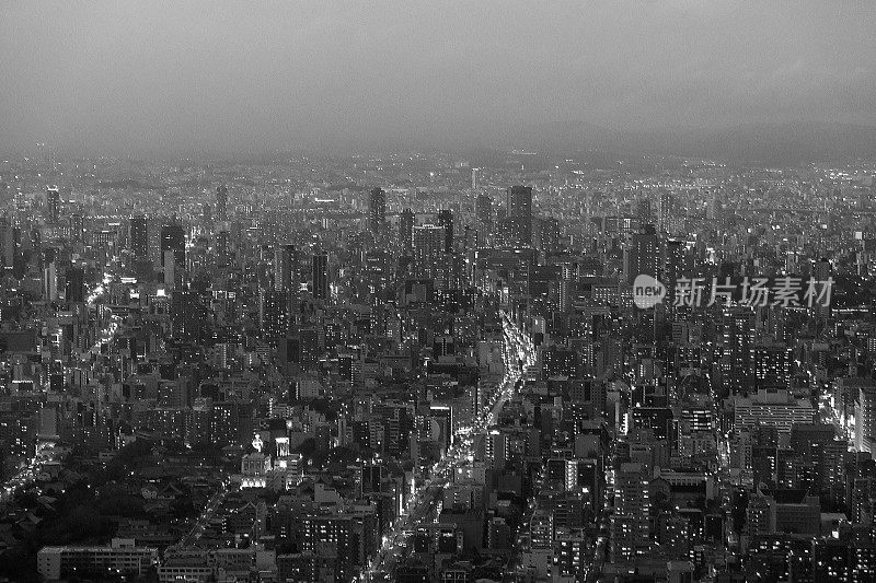 黄昏的大阪市景，日本