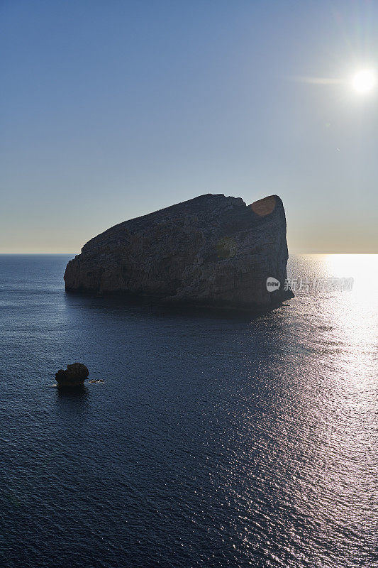 撒丁岛的海岸岩石