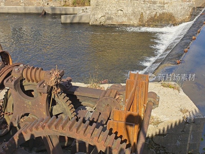 佛蒙特州本宁顿Walloomsac河沿岸的旧水力造纸厂