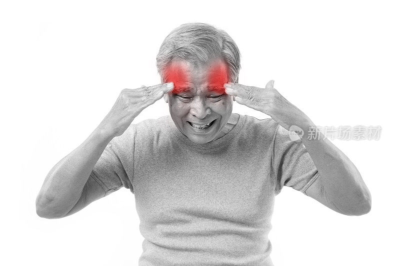 患有头痛、压力大、偏头痛的老年人