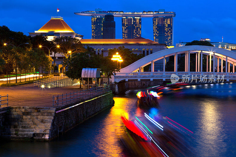 新加坡，克拉克码头和埃尔金大桥。
