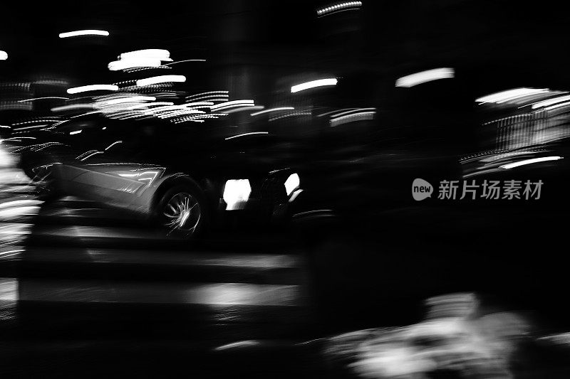 夜晚的汽车