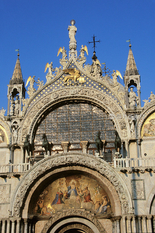 威尼斯圣马可大教堂的正门