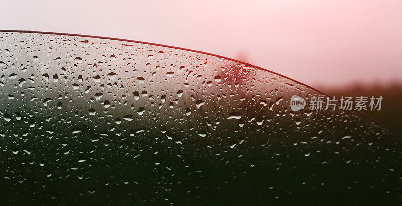 雨天的车窗