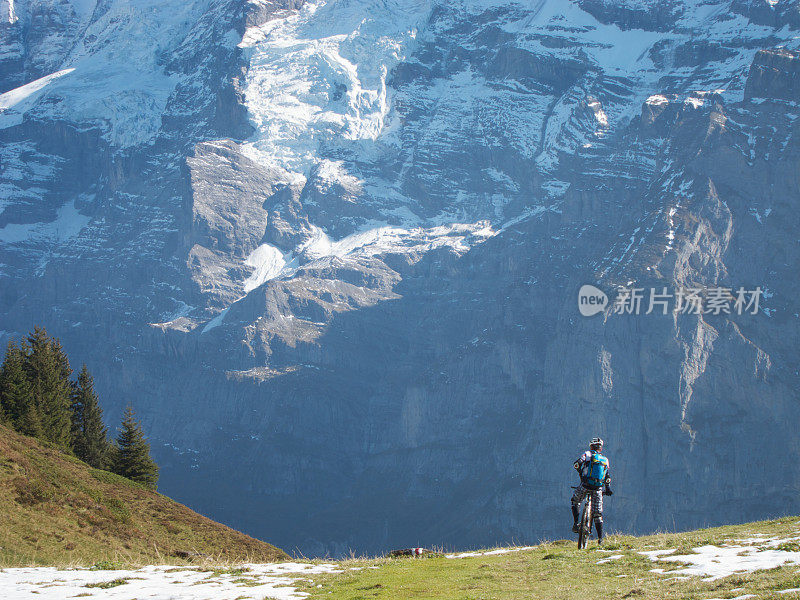 登山车艾格尔峰