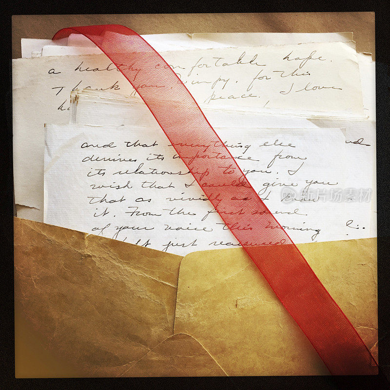 信封里的旧手写信件