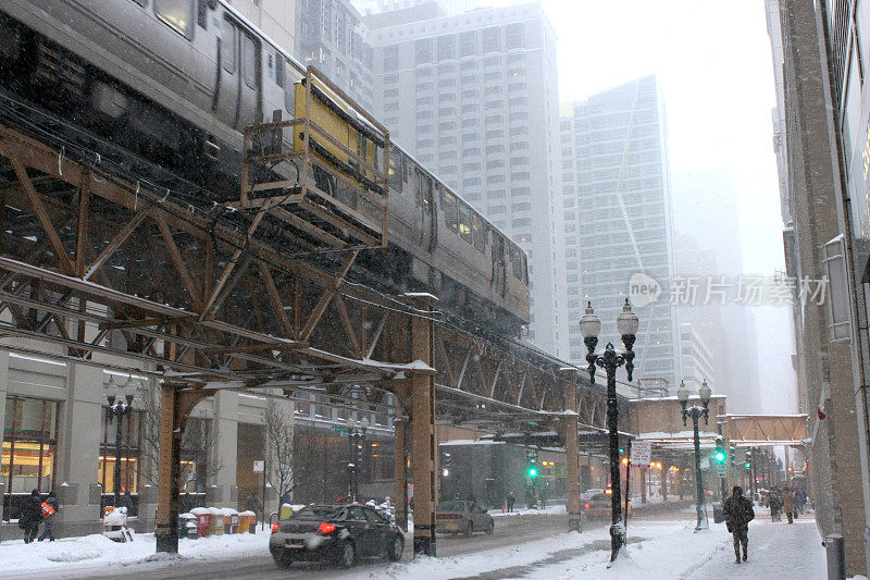 芝加哥冬季高架列车