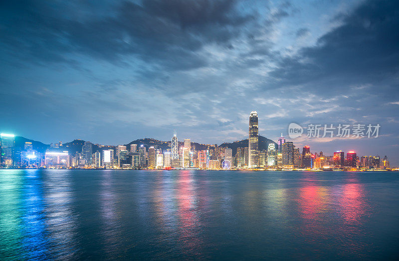 黄昏的香港天际线