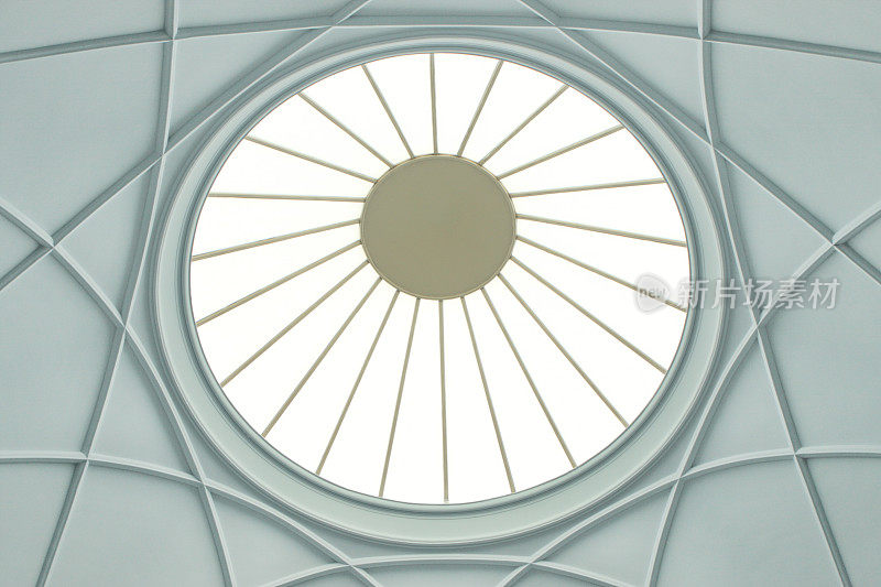 穹顶天窗建筑对称性