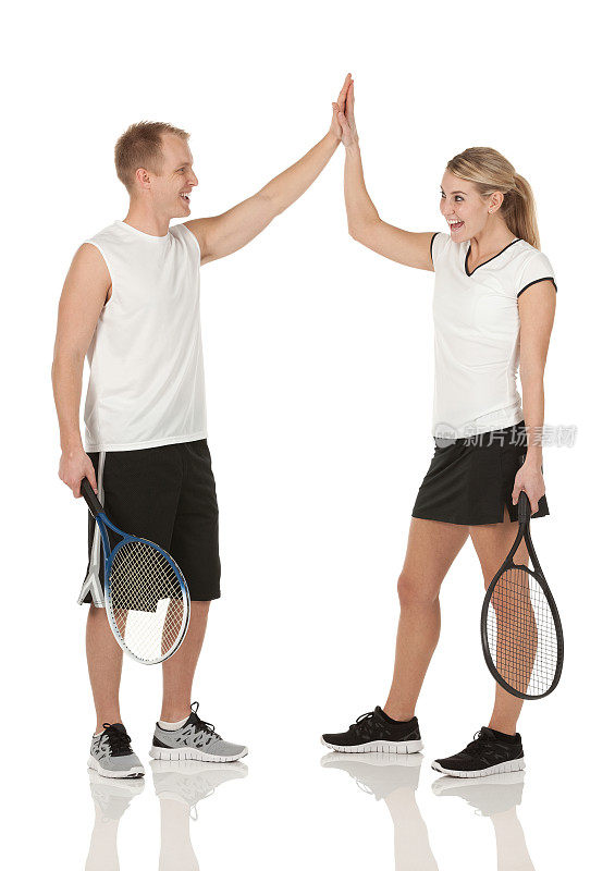 网球运动员互相击掌