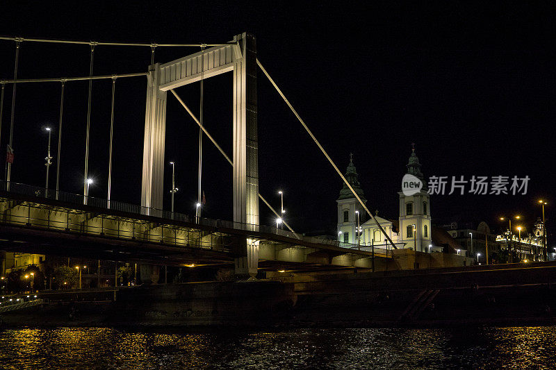 多瑙河上的伊丽莎白桥。匈牙利布达佩斯