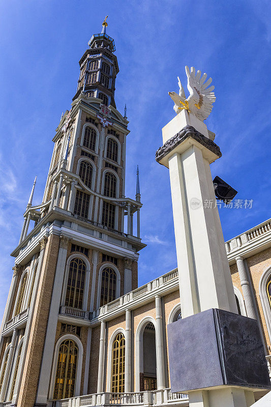波兰Lichen圣母大教堂的钟楼