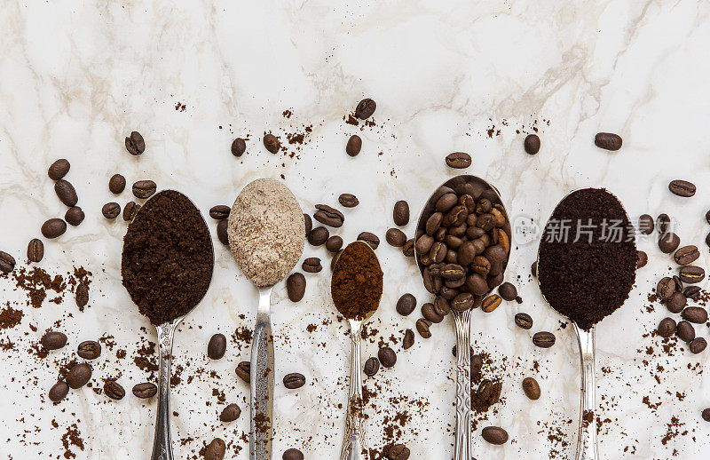 咖啡豆烘烤，速溶咖啡和研磨咖啡