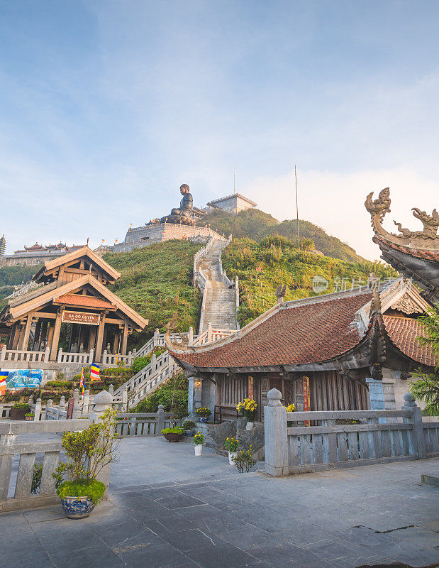 美丽的风景金山宝唐图塔和中国神u来和观音在越南萨帕翻斯盘山