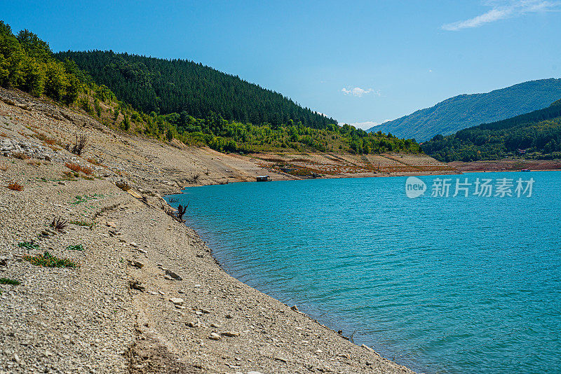 扎沃湖的神奇船只