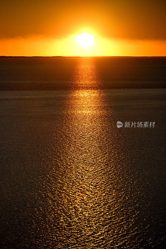 鲨鱼湾鹰崖瞭望台的日落