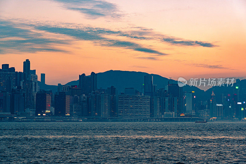 日落时的香港维多利亚港