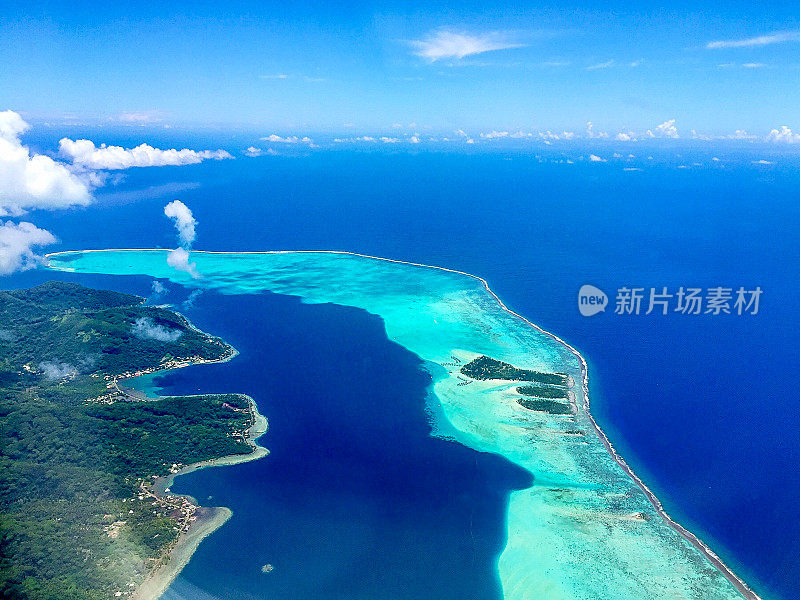 从空中俯瞰波拉波拉岛，法属波利尼西亚