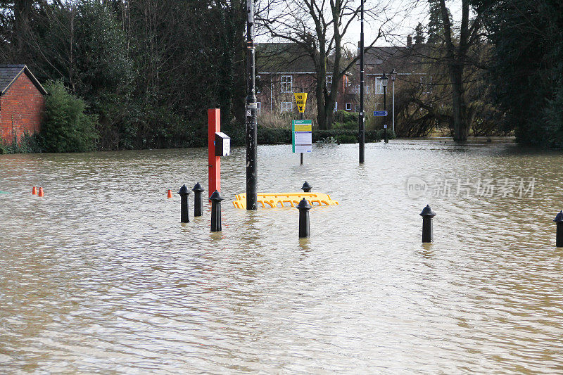 2020年2月，在什罗普郡什鲁斯伯里，洪水淹没了洪水标志