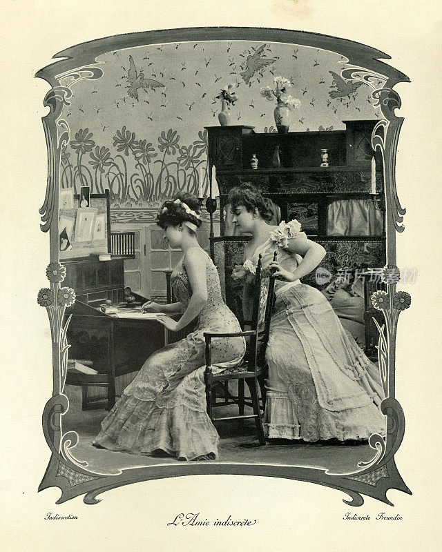 轻率，女人写情书，朋友窥探她的肩膀，维多利亚时代的照片19世纪