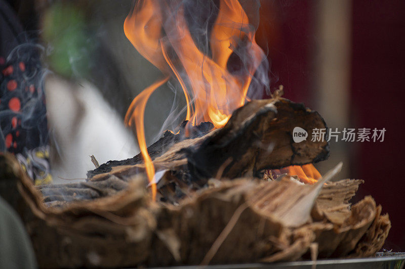 原住民吸烟仪式的准备工作