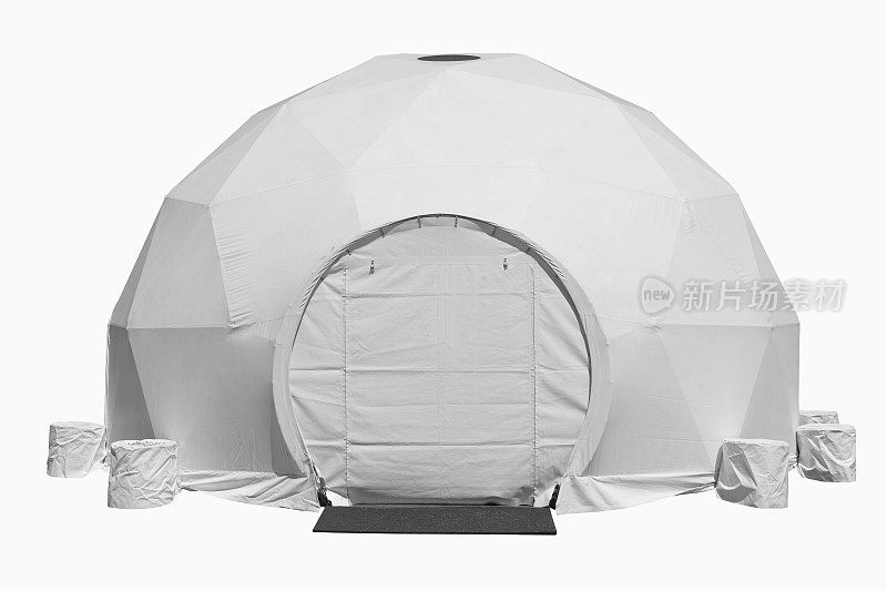 太空基地球形帐篷，白色背景上的白色圆形塑料圆形建筑