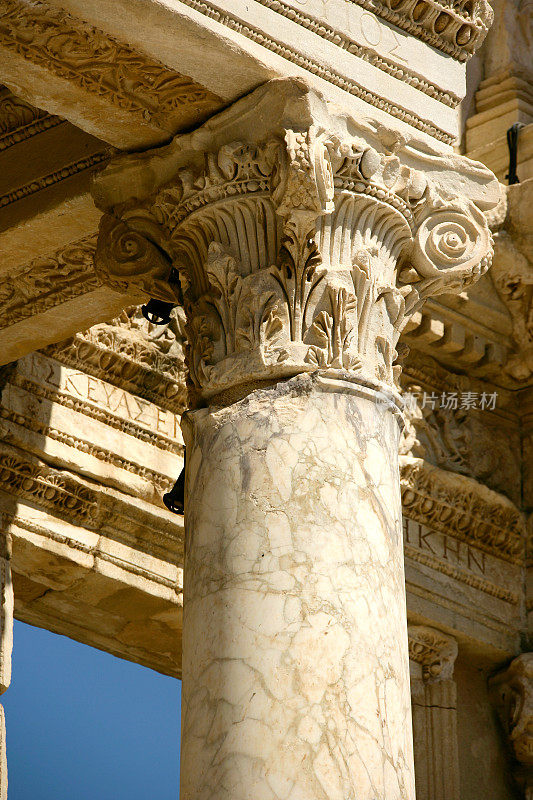 古代建筑大理石柱细节从以弗所考古遗址，地中海土耳其