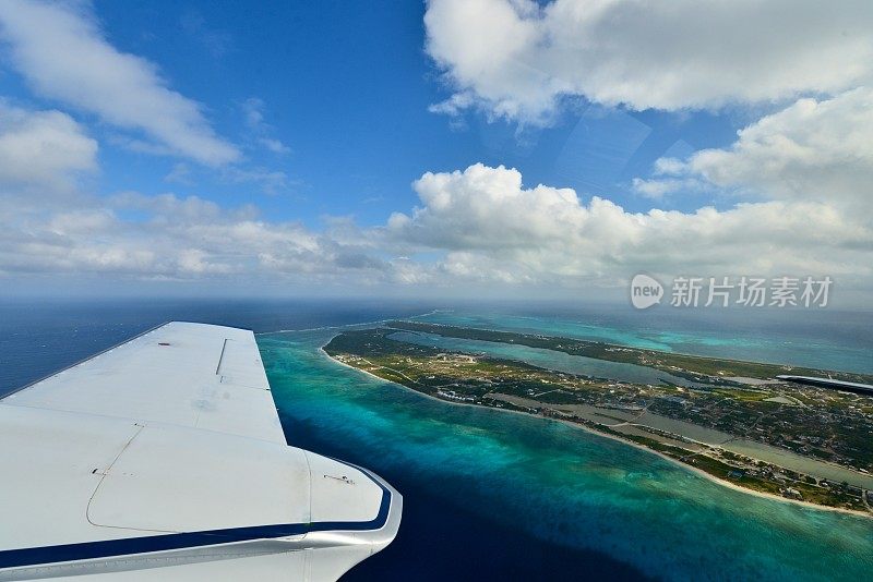 飞行在加勒比海