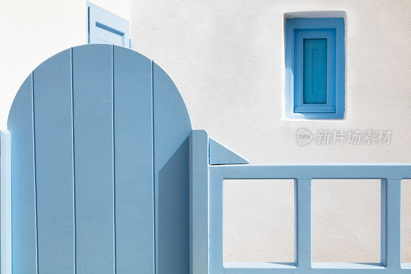 希腊圣托里尼岛，蓝色门，栅栏和窗户