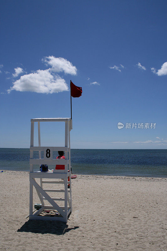 救生员和空海滩