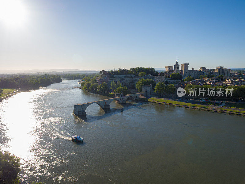 鸟瞰图圣贝内塞特桥