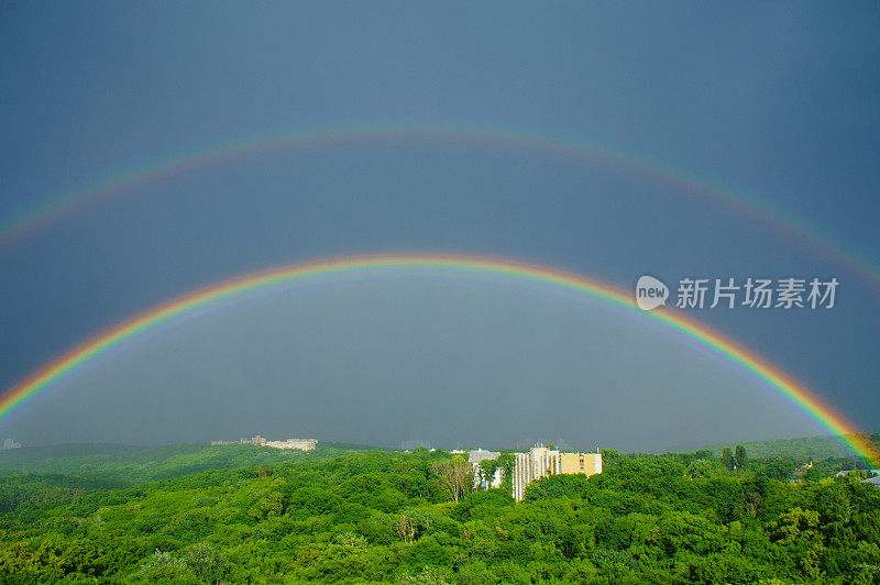 雨后彩虹