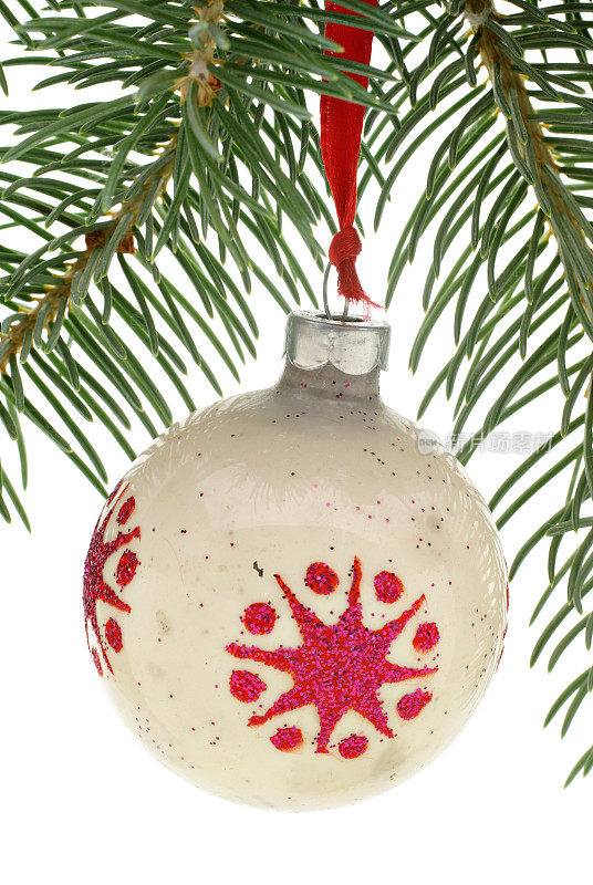 挂白色圣诞树装饰