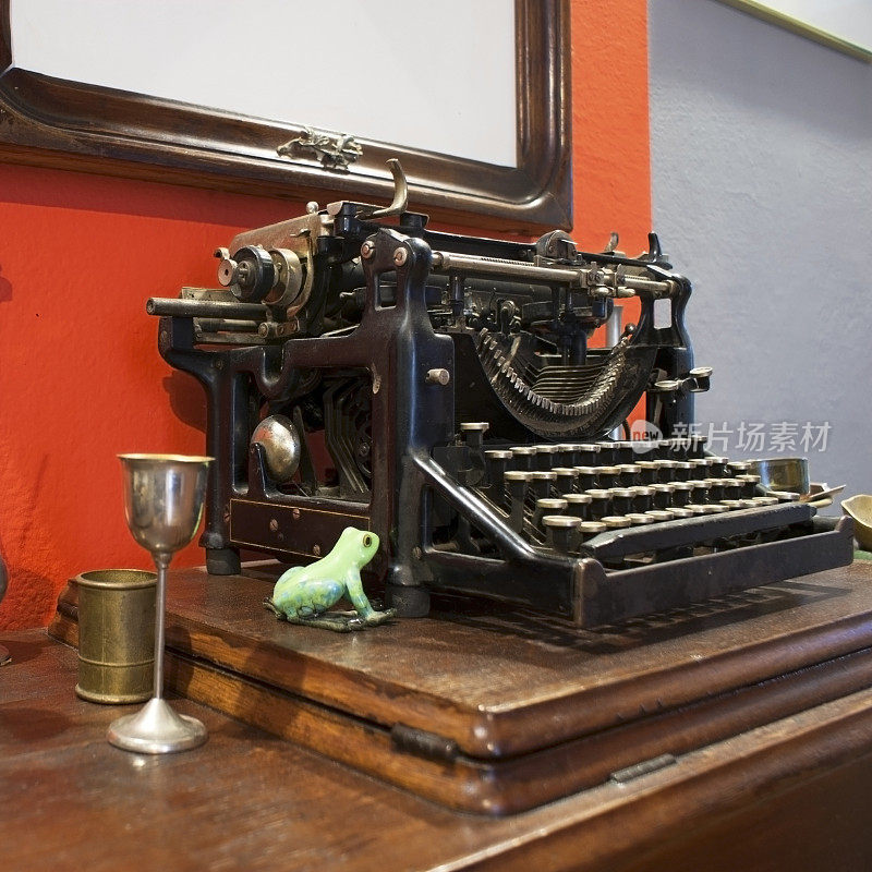 旧的老式打字机