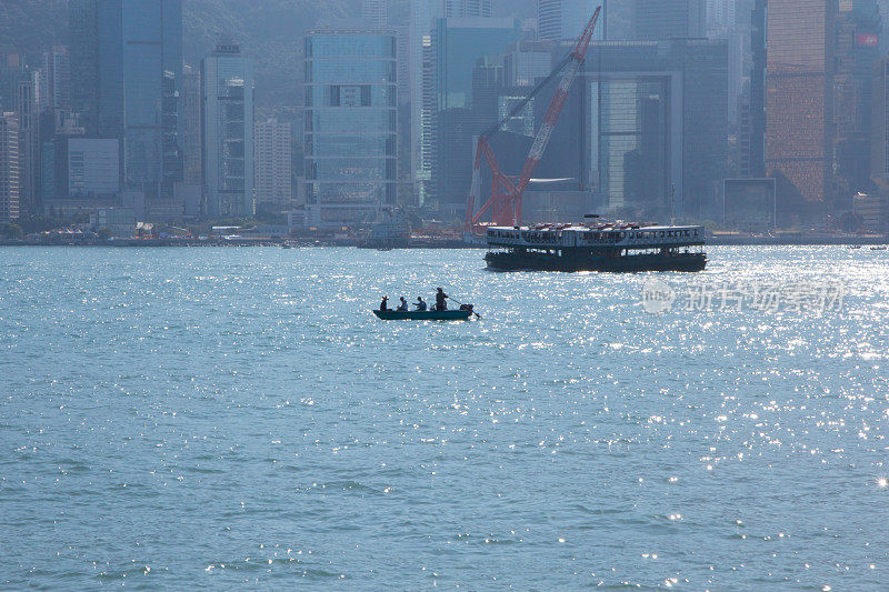 维多利亚港的渔船