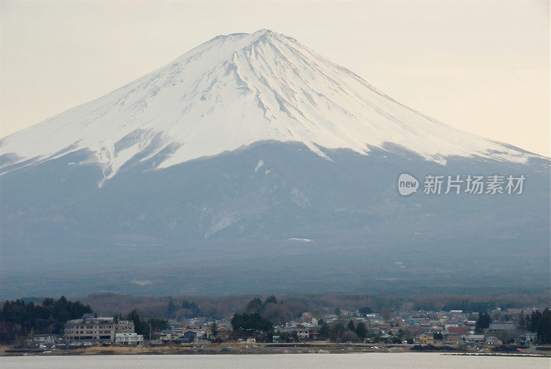 河口湖的富士山