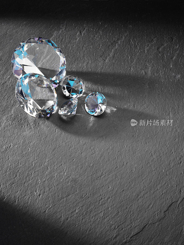 钻石上的蓝色反光