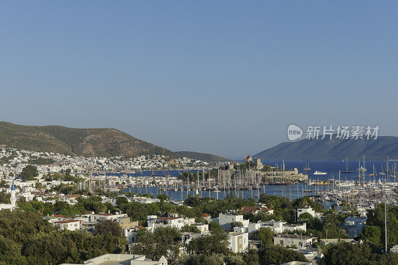 土耳其爱琴海沿岸的夏季小镇博德鲁姆