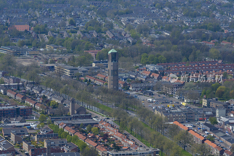 鸟瞰图的Emmeloord在Noordoostpolder，荷兰