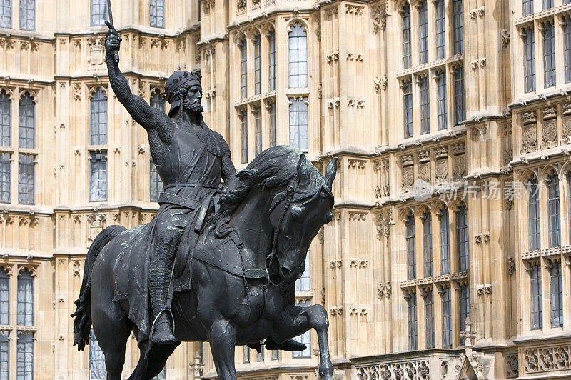 伦敦议会大厦外的理查一世骑马雕像