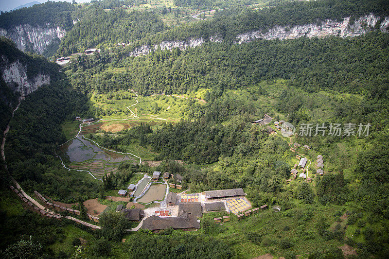 山脉、山谷和村庄