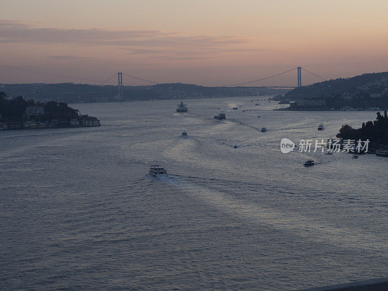 横跨博斯普鲁斯海峡