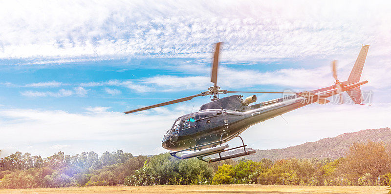 科西嘉岛的直升机和娱乐追求