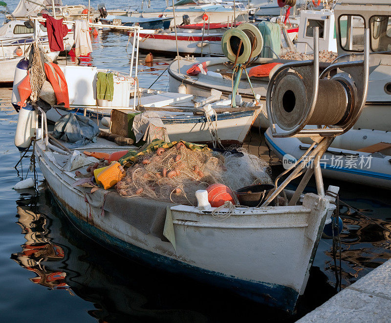 克罗地亚罗温吉的渔船。