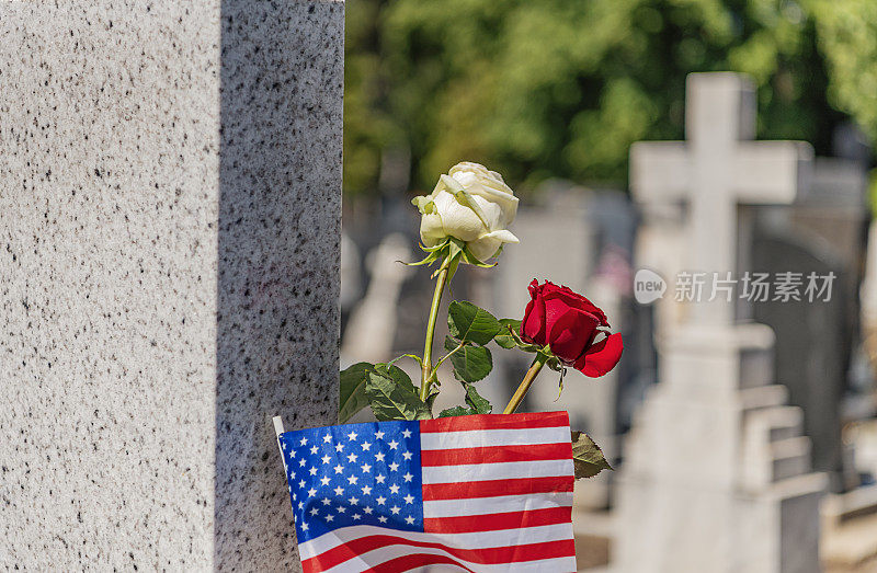 在一位老兵的墓上可以看到一面美国国旗。