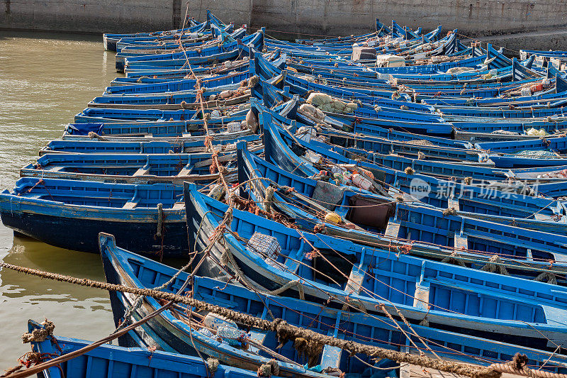 渔网，蓝色，船，船。北非摩洛哥的埃索维拉港